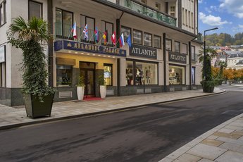 EA Hotel Atlantic Palace - entrance to the hotel